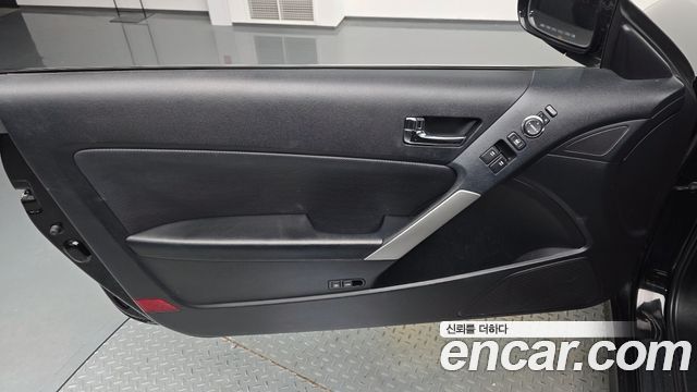 Hyundai Genesis 2010 — photo 14