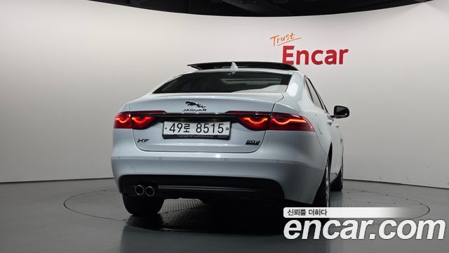 Jaguar XF 2017 — photo 4