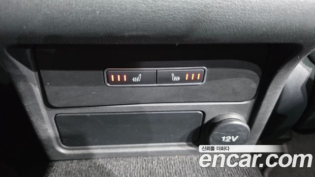 Jaguar XF 2017 — photo 18