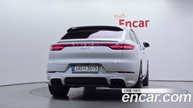 Porsche Cayenne 2022 — photo 4