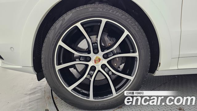 Porsche Cayenne 2022 — photo 5