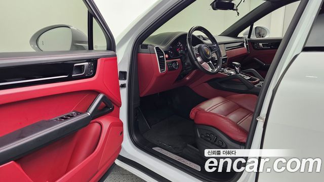 Porsche Cayenne 2022 — photo 13