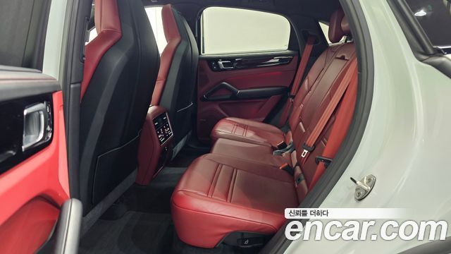 Porsche Cayenne 2022 — photo 18