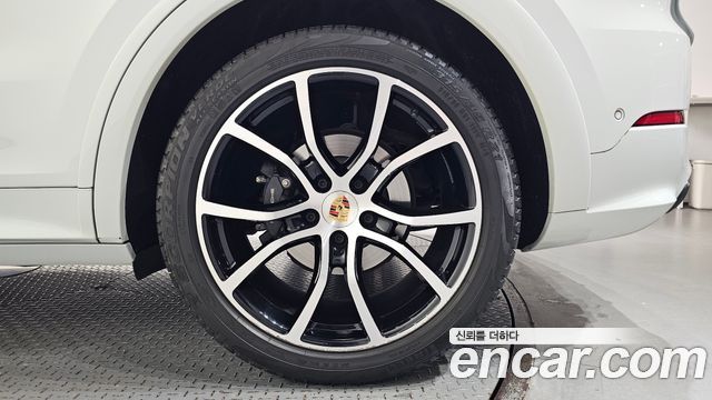 Porsche Cayenne 2022 — photo 7