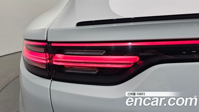 Porsche Cayenne 2022 — photo 9