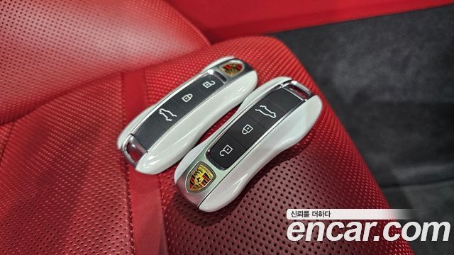 Porsche Cayenne 2022 — photo 29