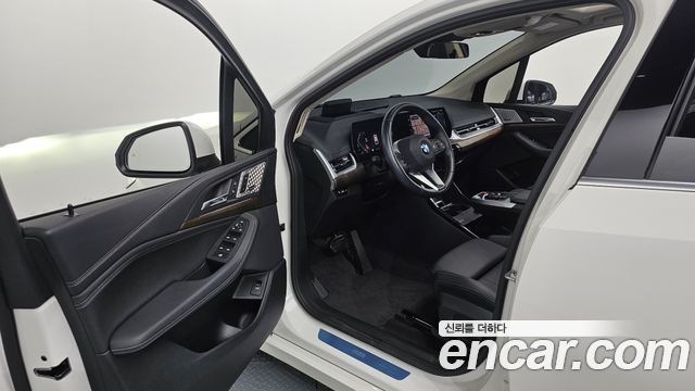 BMW 2-Series 2023 — photo 13