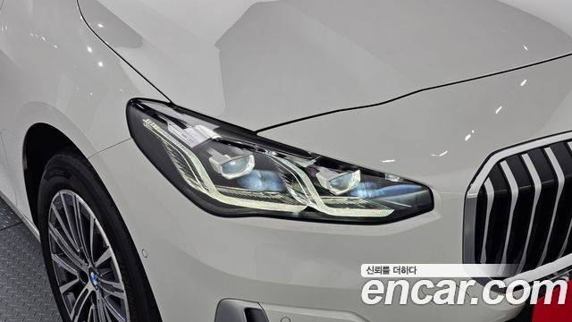BMW 2-Series 2023 — photo 8