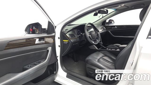 Hyundai Sonata 2016 — photo 13