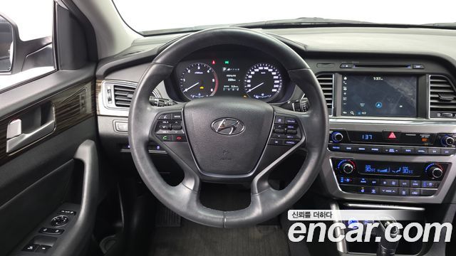 Hyundai Sonata 2016 — photo 19