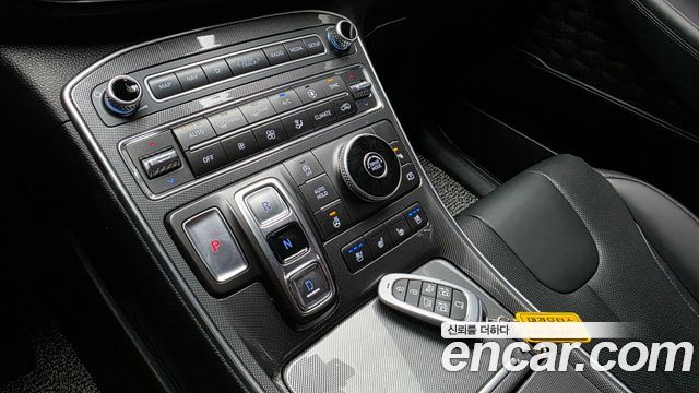Hyundai Santafe 2021 — photo 12