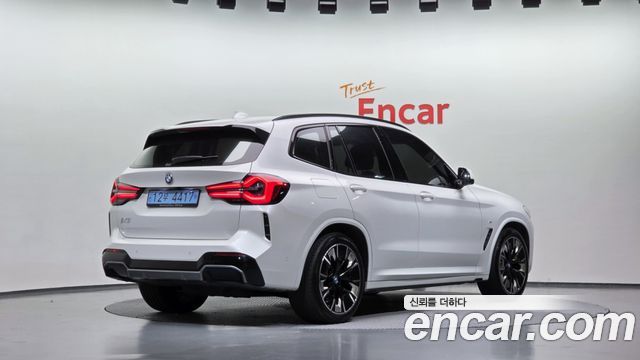 BMW iX3 2023 — photo 2