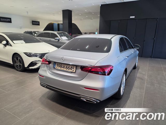 Mercedes-Benz E-Class 2021 — photo 2