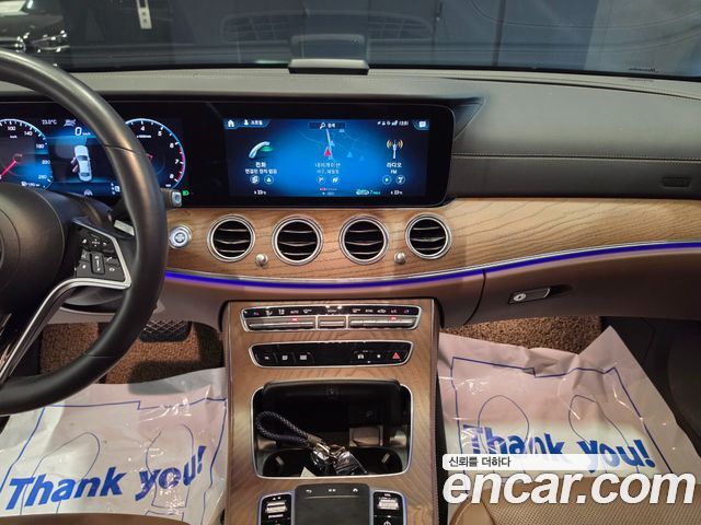 Mercedes-Benz E-Class 2021 — photo 12