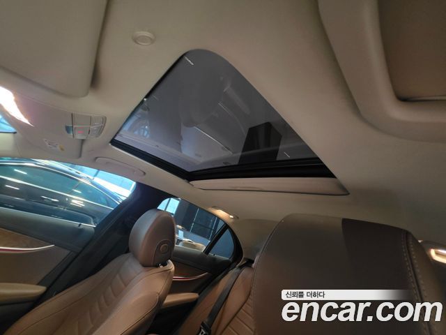 Mercedes-Benz E-Class 2021 — photo 15