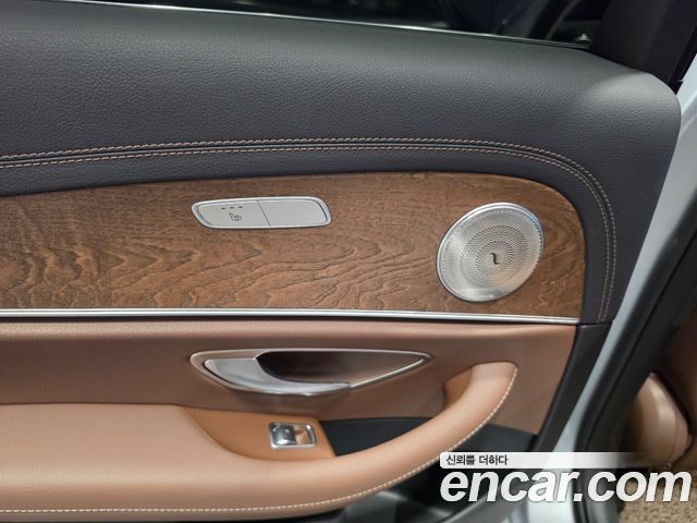 Mercedes-Benz E-Class 2021 — photo 20