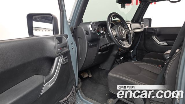 Jeep Wrangler 2014 — photo 10