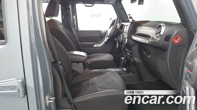 Jeep Wrangler 2014 — photo 13
