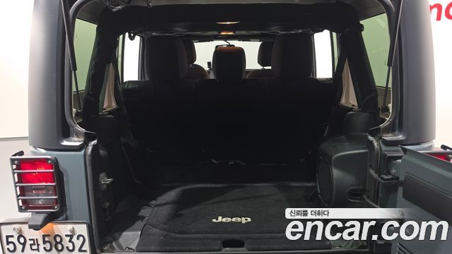 Jeep Wrangler 2014 — photo 20