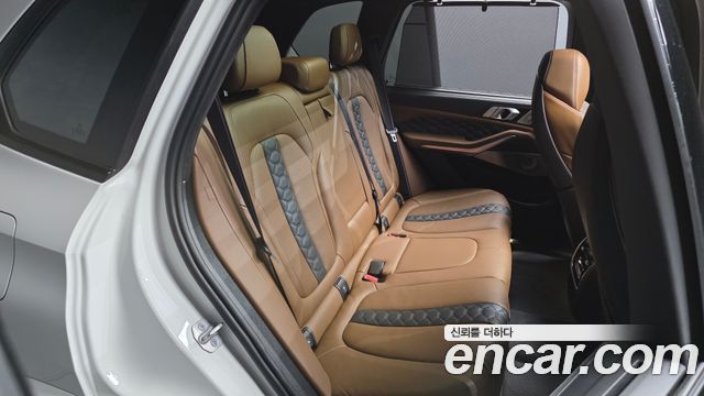 BMW X5M 2021 — photo 17