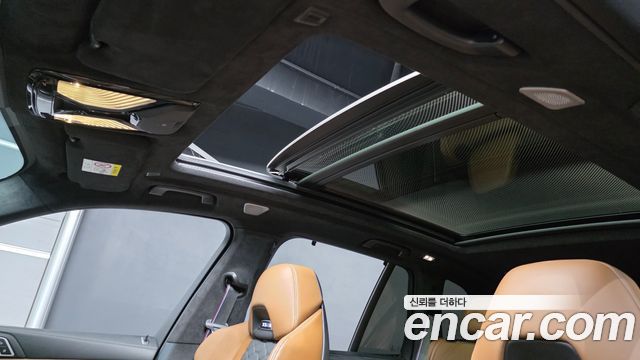BMW X5M 2021 — photo 28