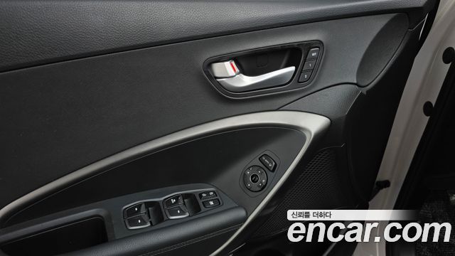 Hyundai Santafe 2016 — photo 29