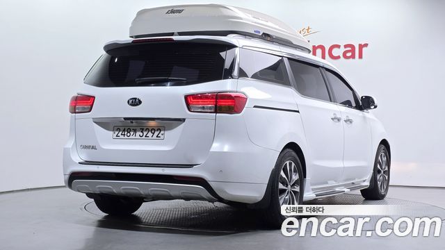 Kia Canival 2018 — photo 2