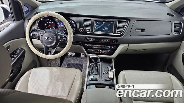 Kia Canival 2018 — photo 7