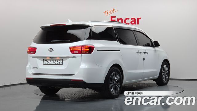 Kia Canival 2020 — photo 2