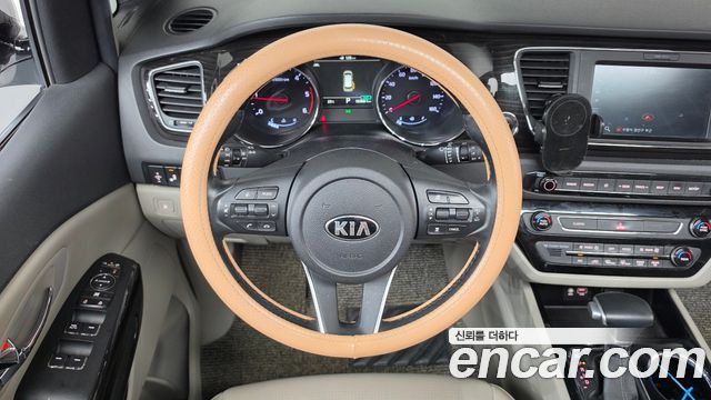 Kia Canival 2020 — photo 19