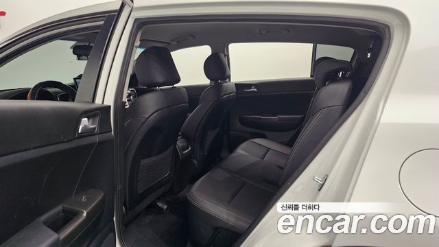 Kia Sportage 2018 — photo 16