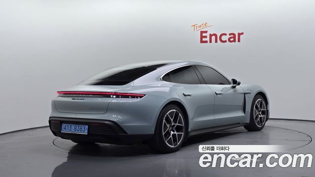 Porsche Taycan 2025 — photo 2