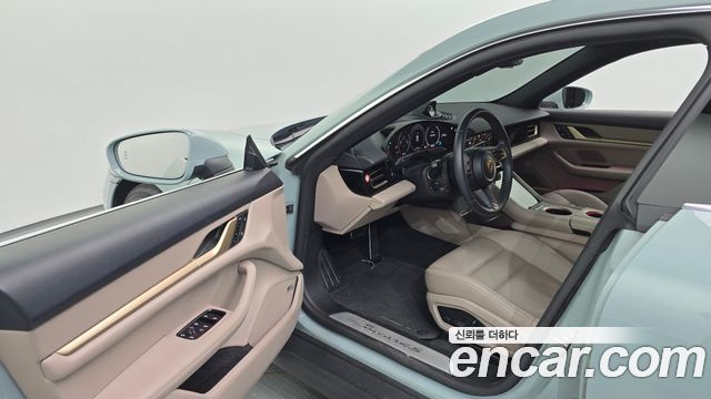 Porsche Taycan 2025 — photo 13