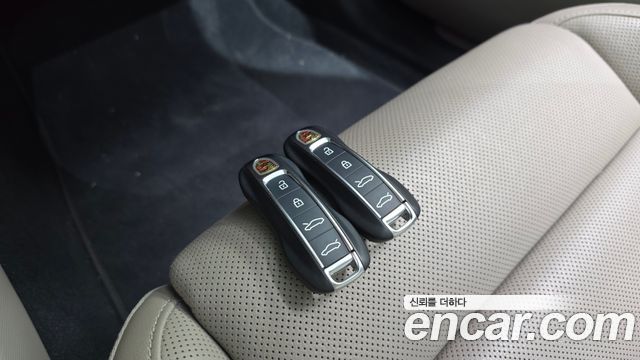 Porsche Taycan 2025 — photo 22