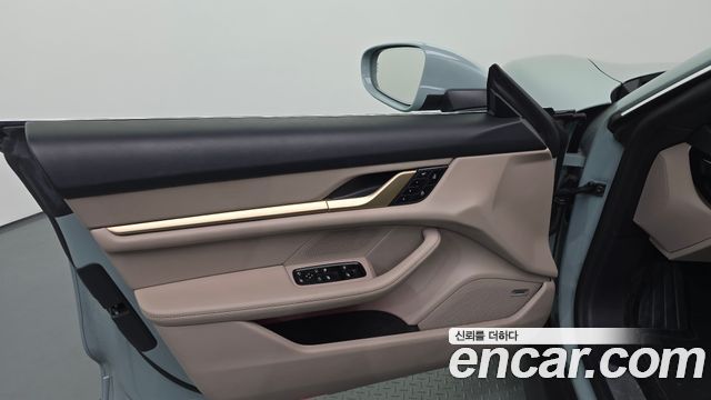 Porsche Taycan 2025 — photo 14