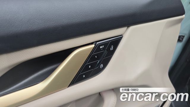 Porsche Taycan 2025 — photo 29
