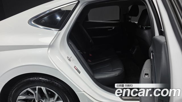 Hyundai Sonata 2023 — photo 18