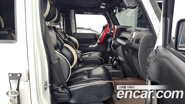 Jeep Wrangler 2013 — photo 11