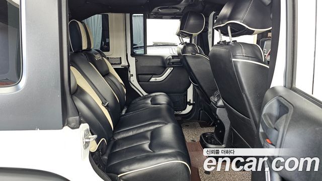 Jeep Wrangler 2013 — photo 12