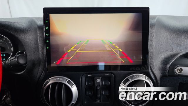 Jeep Wrangler 2013 — photo 16