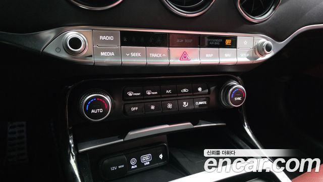 Kia Stinger 2020 — photo 32