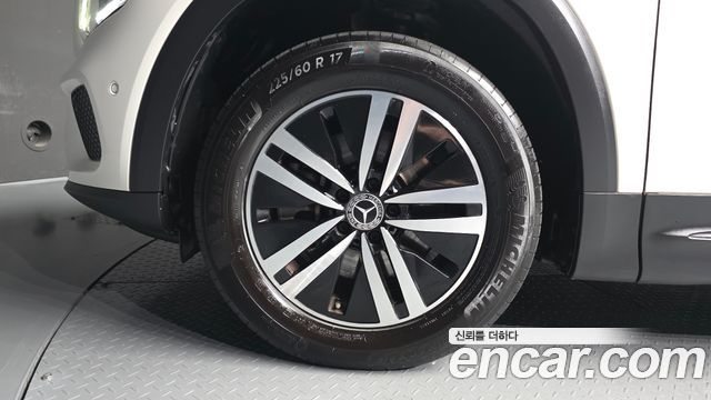 Mercedes-Benz GLB-Class 2021 — photo 5