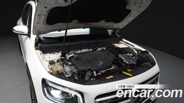 Mercedes-Benz GLB-Class 2021 — photo 6