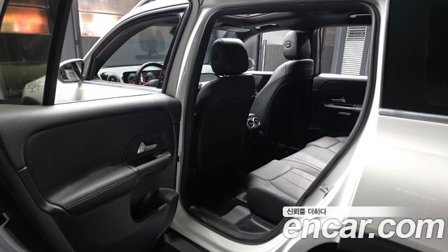 Mercedes-Benz GLB-Class 2021 — photo 11