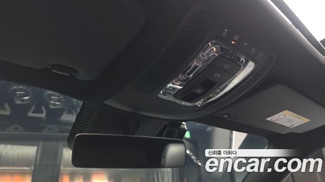 Mercedes-Benz GLB-Class 2021 — photo 16