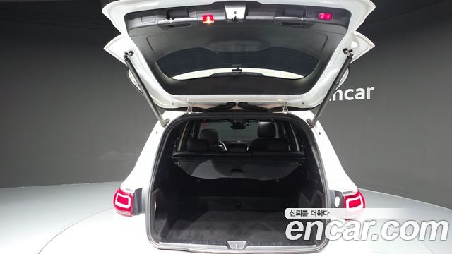 Mercedes-Benz GLB-Class 2021 — photo 20