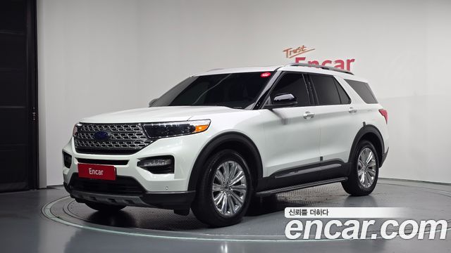 Ford Explorer 2022 — photo 1