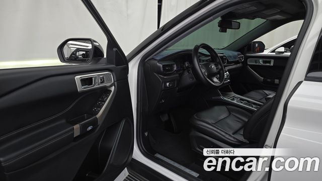 Ford Explorer 2022 — photo 13