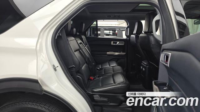 Ford Explorer 2022 — photo 17