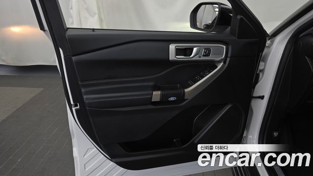 Ford Explorer 2022 — photo 14